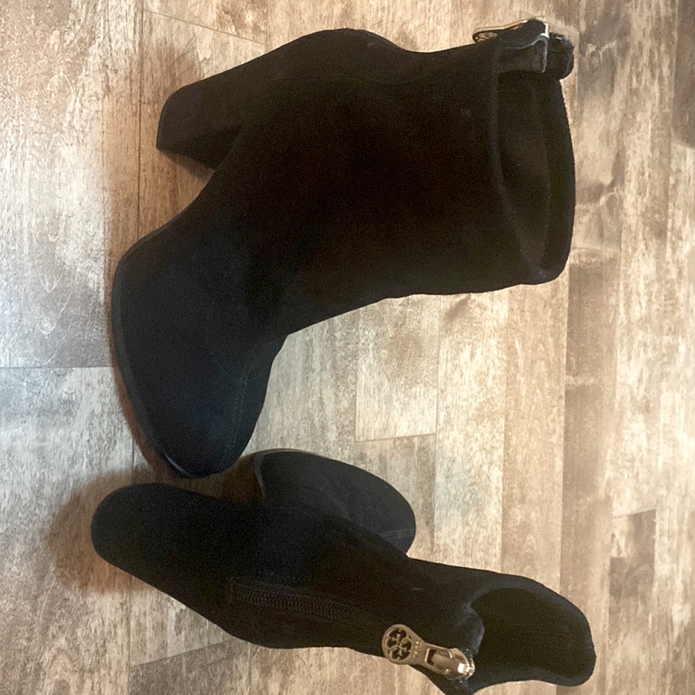 Guess suede boots